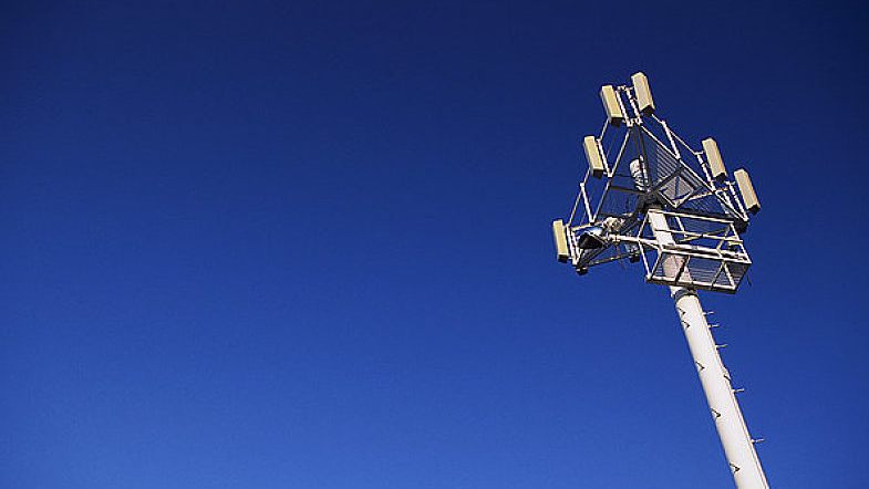 卡還在，錢沒(méi)了 你可能被“短信嗅探”了