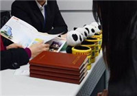 賣房留學(xué)月薪五千，出國到底值不值？